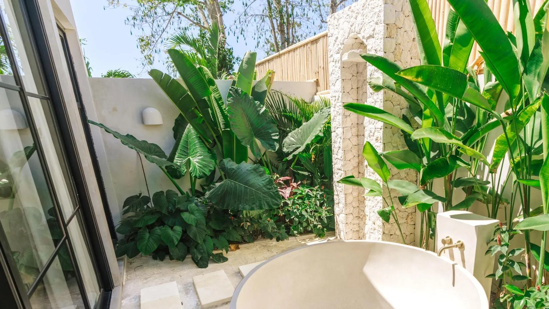 Alma Bingin Boutique Hotel Улувату