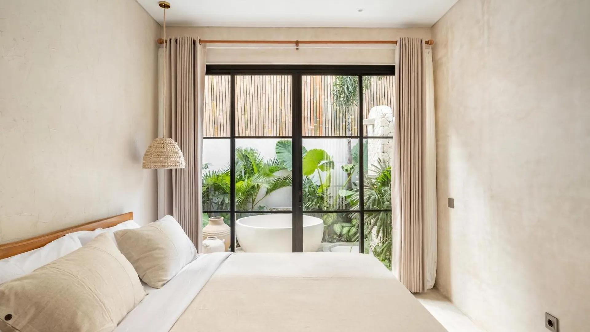 Alma Bingin Boutique Hotel Улувату