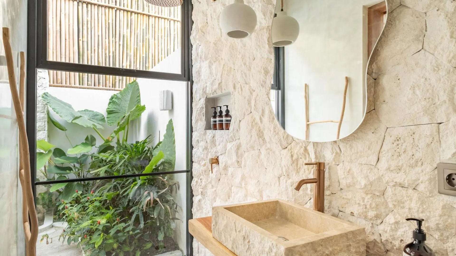 Alma Bingin Boutique Hotel Улувату