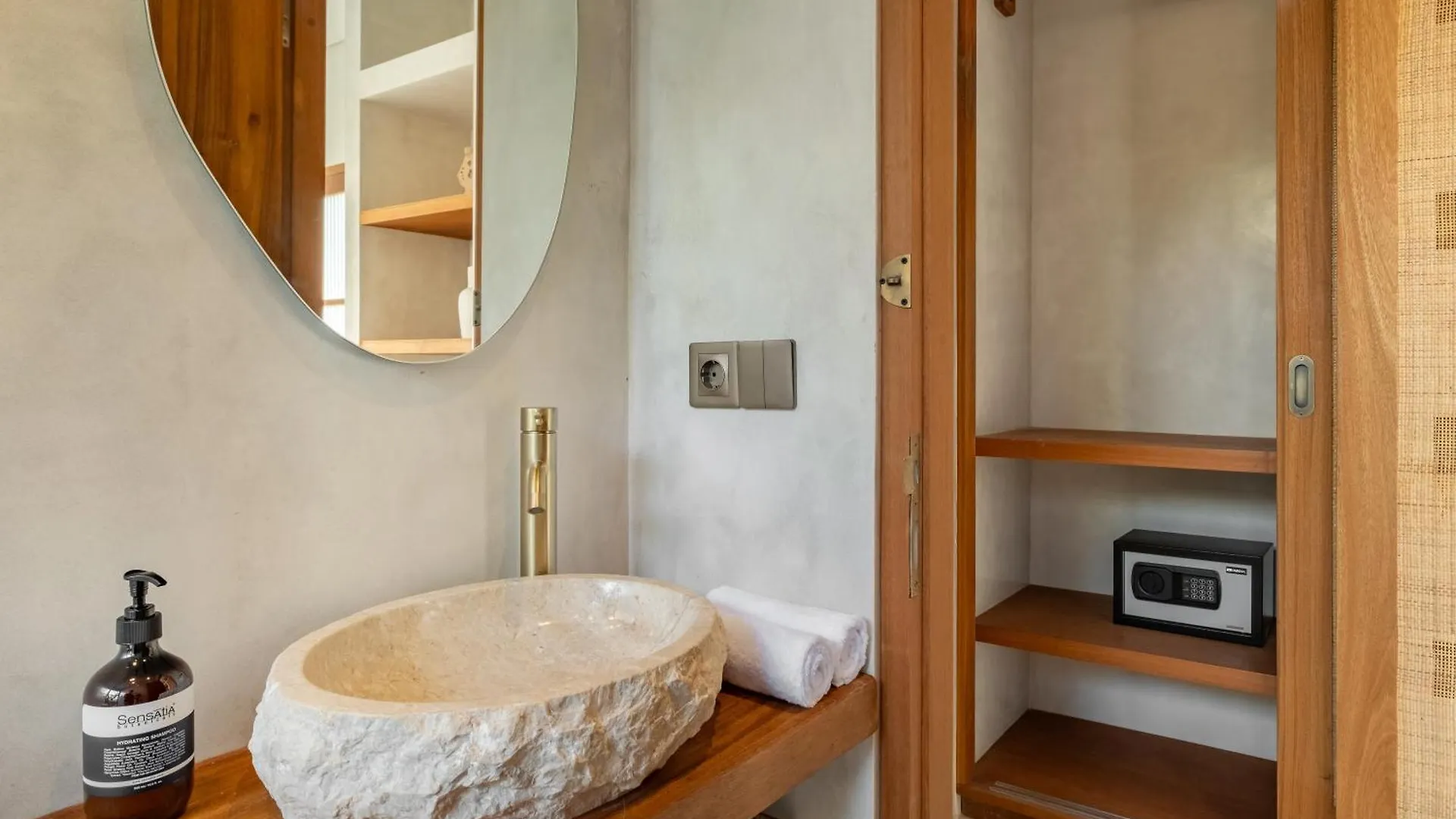 Alma Bingin Boutique Hotel Улувату